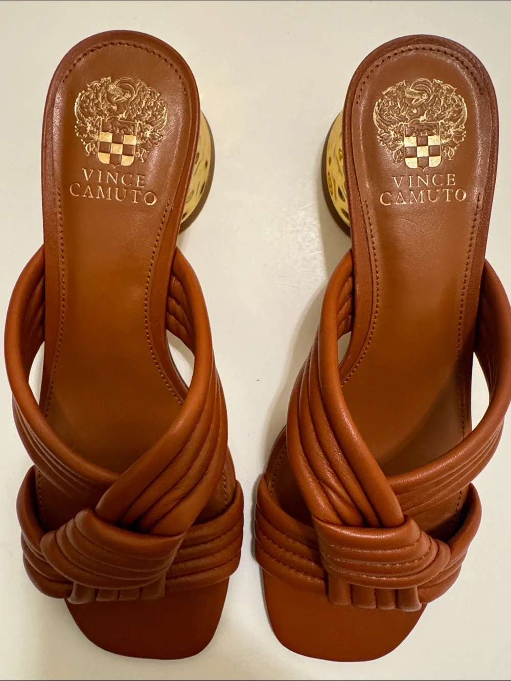 NiB Vince Camuto Lomata Sandals